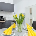 Comfortable For 3 People With Parking In By Renters Apartment