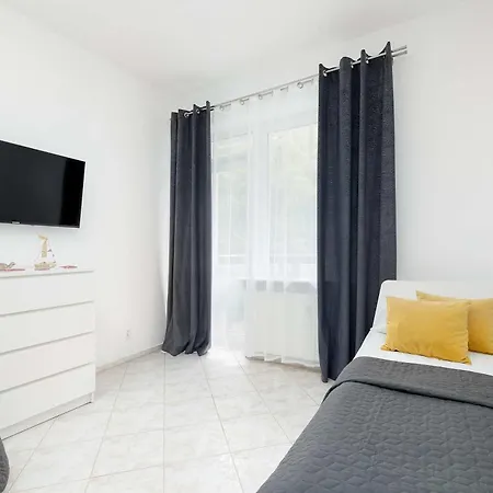 Comfortable For 3 People With Parking In By Renters コウォブジェク