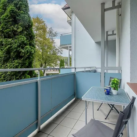 Comfortable For 3 People With Parking In By Renters 科沃布热格
