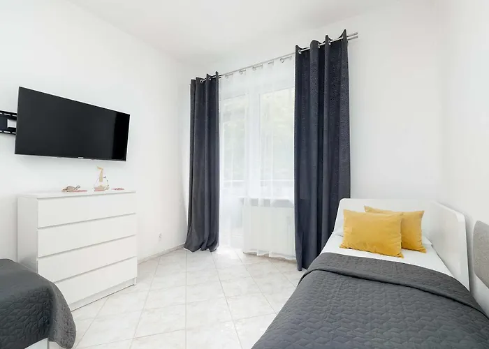 Comfortable For 3 People With Parking In By Renters コウォブジェク